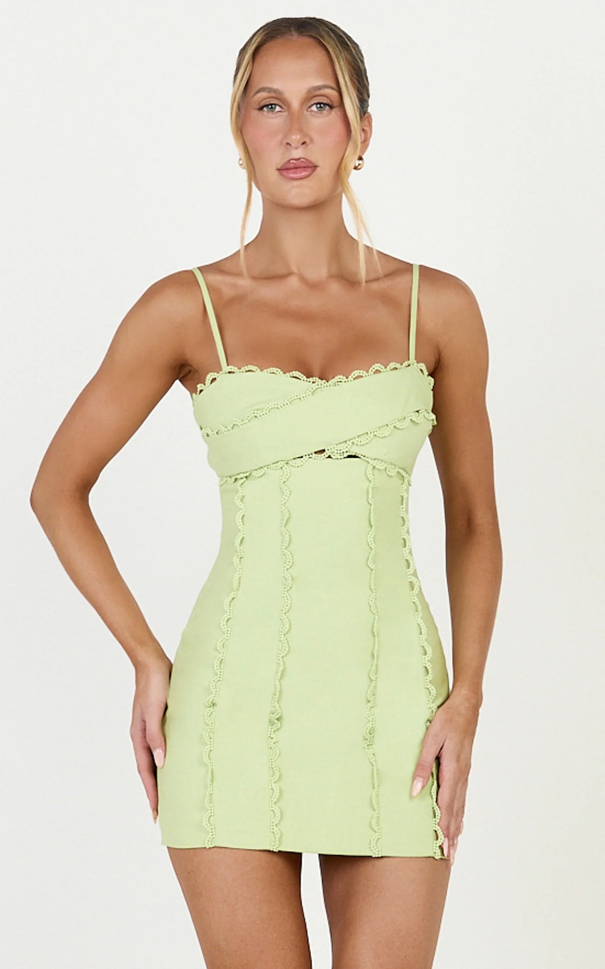 Sweetheart Tie Back Scallop Detail Dress in Pastel Green